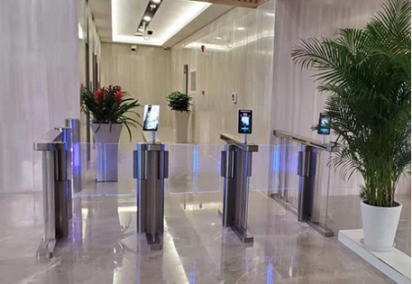 門禁一卡通系統解決方案，人員進出提高了安全性和便利性